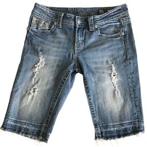 Miss Me Jeans | Miss Me Capris | Distressed Denim| Size: 28 Juniors